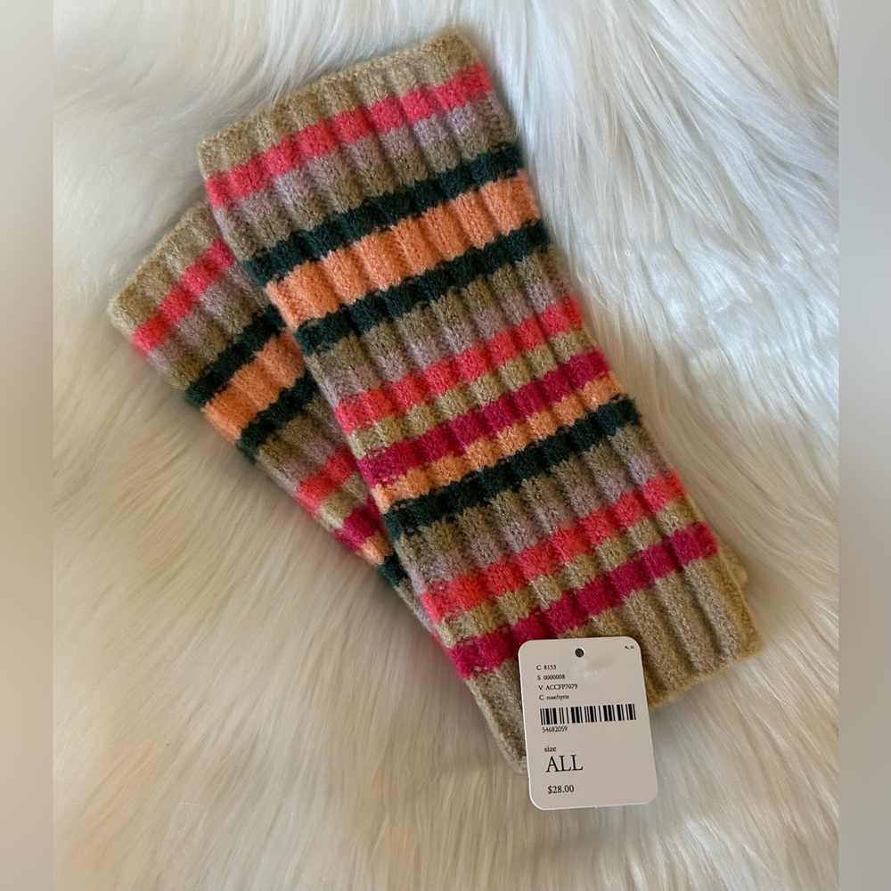 NWT Free People Outside The Lines Fingerless Arm Warmers